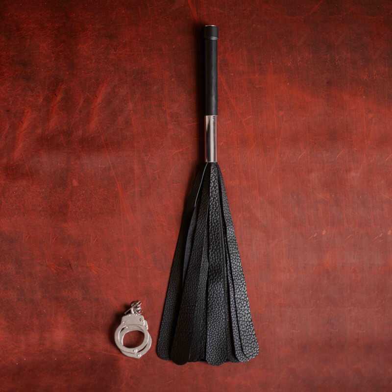 Large Skind Flogger Silence fra Made By Lei